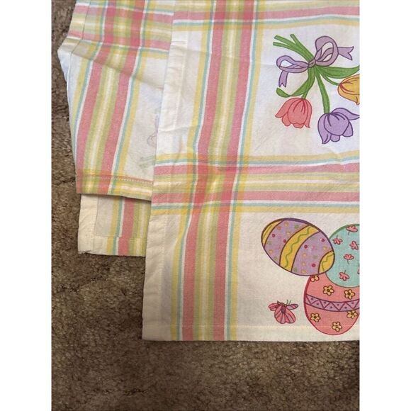 Nobility Easter Tablecloth 60 x 84 Inch Rectangle, Easter Eggs/Tulips Multicolor - Picture 3 of 6